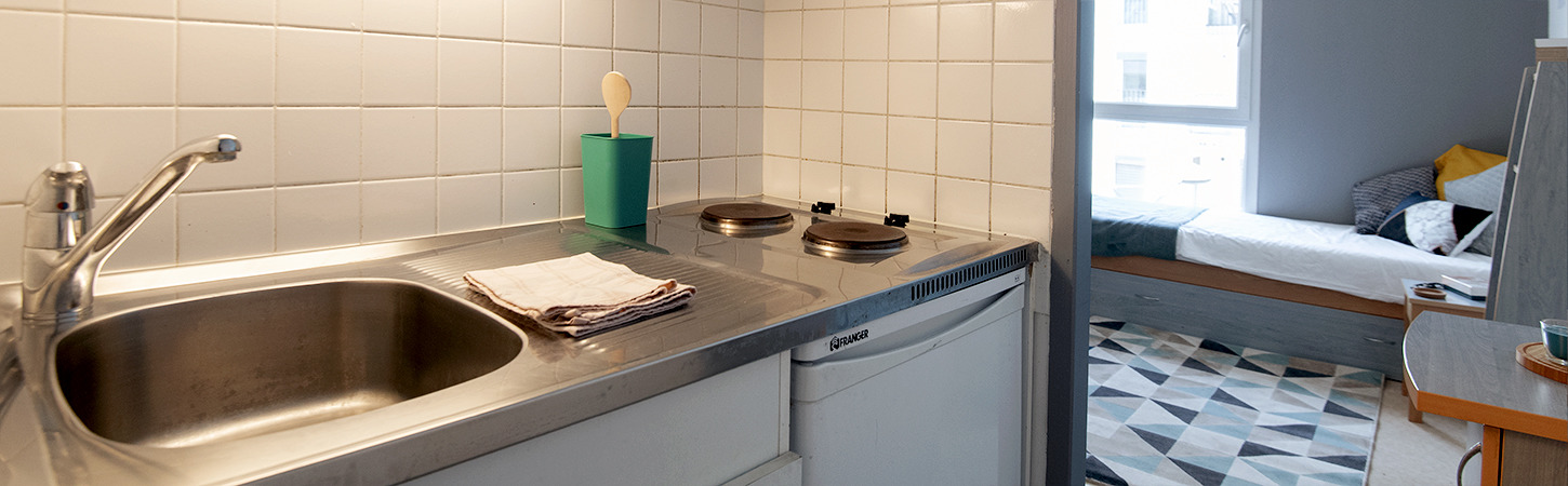 equipped kitchen in Parc Montchat residence in Lyon 3th near Lyon 3 university